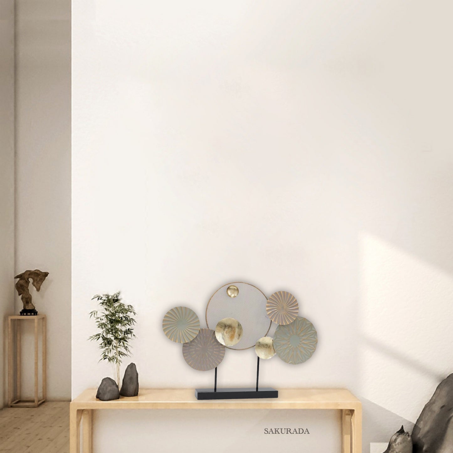 s149 modern circles stand type