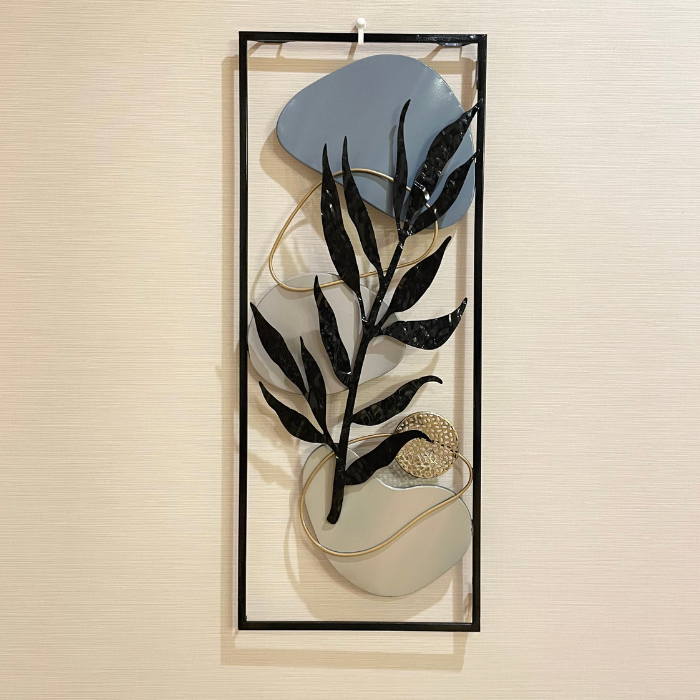 S266 小さめサイズで飾りやすい淡ブルーのアイアンアート ディテール