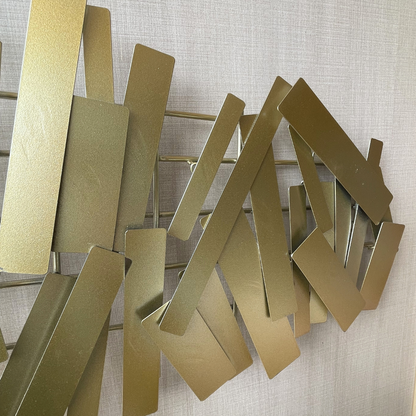 S020P｜ゴールドが映えるモダン壁飾り｜個性的なデザインで空間を彩るウォールアート〖SAKURADA〗