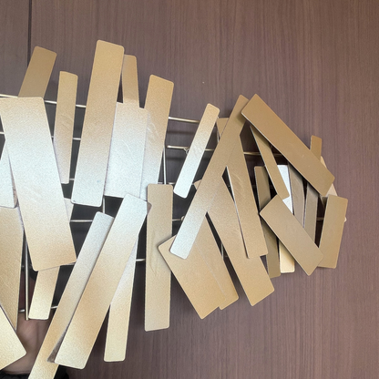 S020P｜ゴールドが映えるモダン壁飾り｜個性的なデザインで空間を彩るウォールアート〖SAKURADA〗