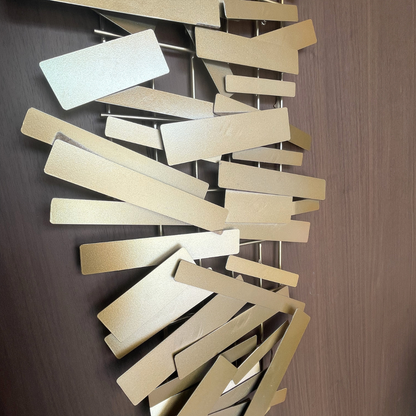 S020P｜ゴールドが映えるモダン壁飾り｜個性的なデザインで空間を彩るウォールアート〖SAKURADA〗