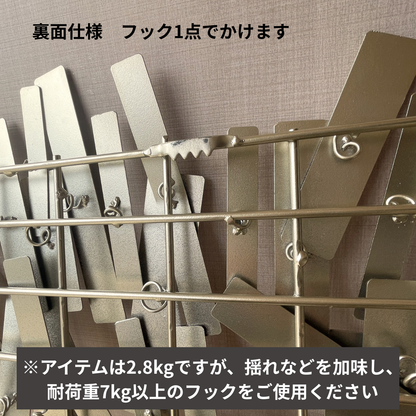 S020P｜ゴールドが映えるモダン壁飾り｜個性的なデザインで空間を彩るウォールアート〖SAKURADA〗