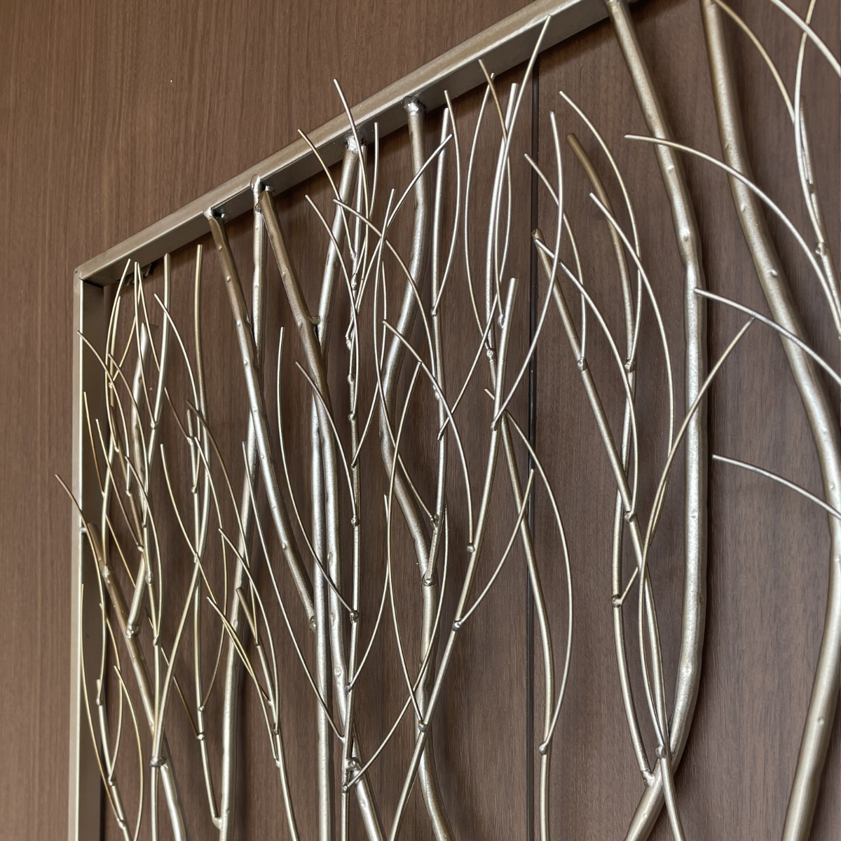 S021P｜シルバーが映えるモダン壁飾り｜洗練された空間を演出するアイアンウォールアート〖SAKURADA〗