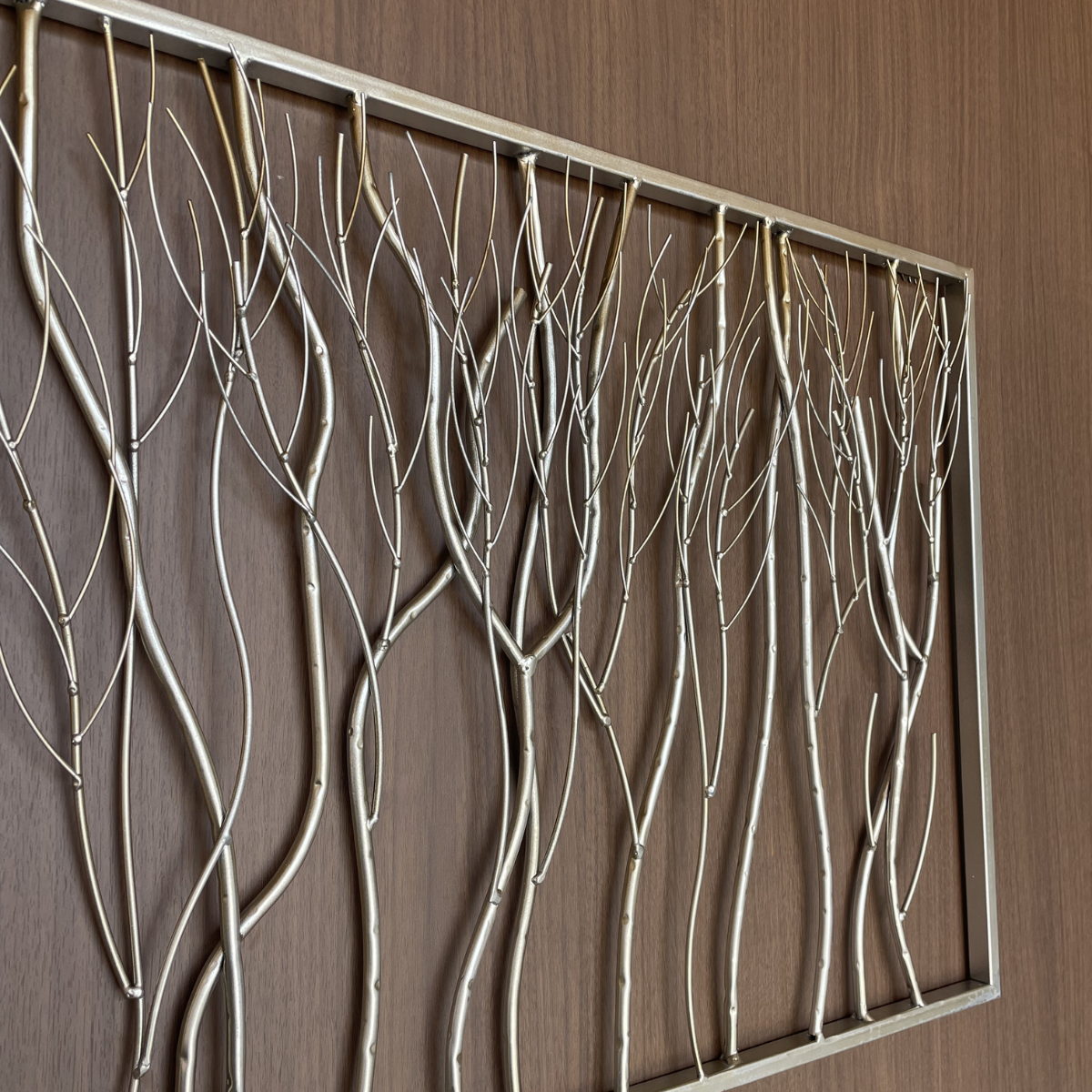 S021P｜シルバーが映えるモダン壁飾り｜洗練された空間を演出するアイアンウォールアート〖SAKURADA〗