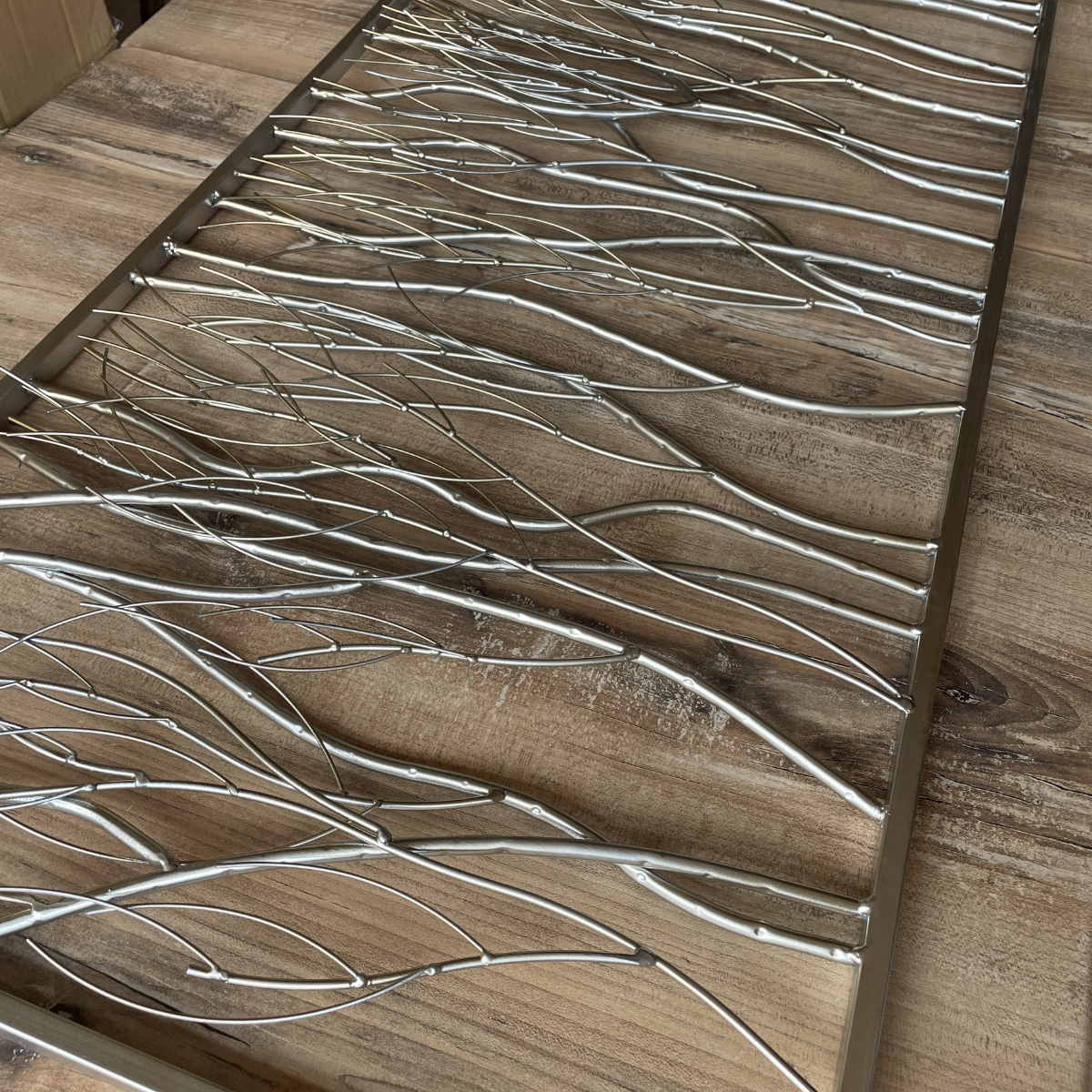 S021P｜シルバーが映えるモダン壁飾り｜洗練された空間を演出するアイアンウォールアート〖SAKURADA〗