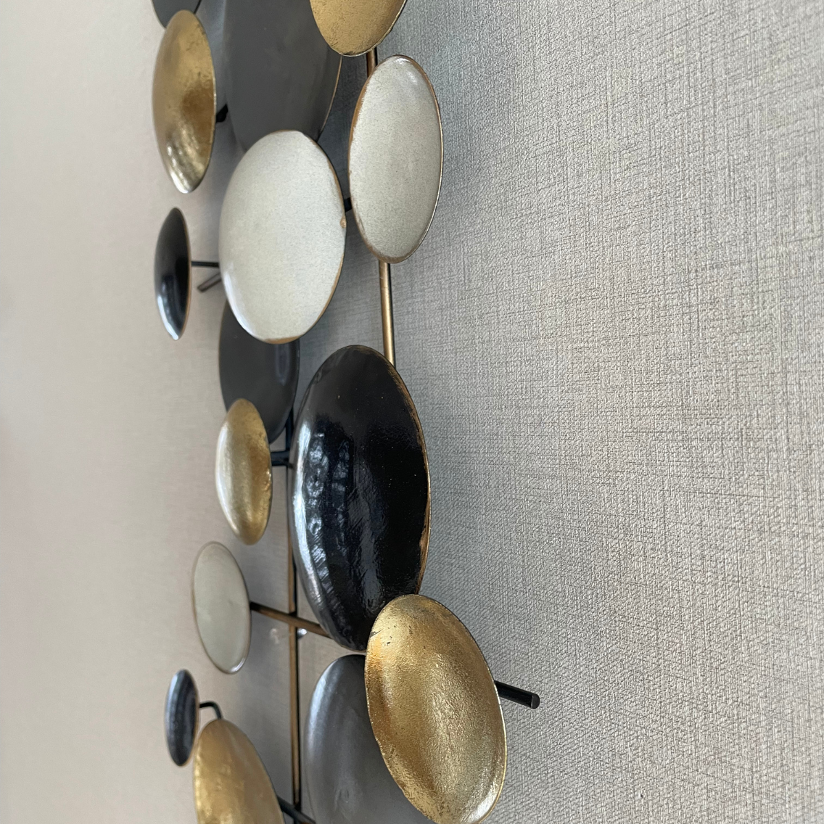 S272｜アイアン壁飾り・ブラック×ゴールド×グレーが映えるホテルライクモダンアート【SAKURADA】