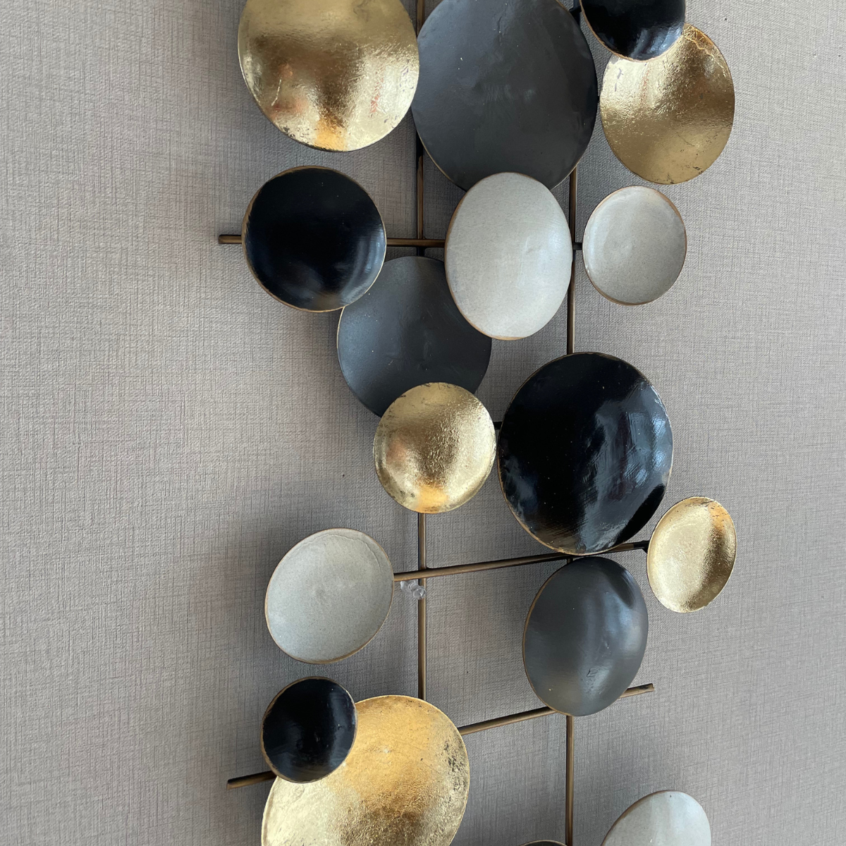 S272｜アイアン壁飾り・ブラック×ゴールド×グレーが映えるホテルライクモダンアート【SAKURADA】